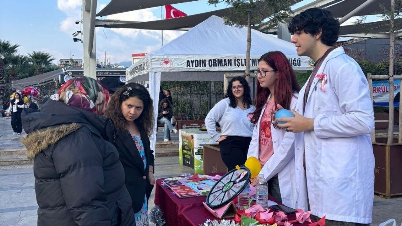 ADÜ Tıp Öğrencileri 'Hayatı Erteleme' Diyerek Meme Kanseri Farkındalığı Oluşturdu