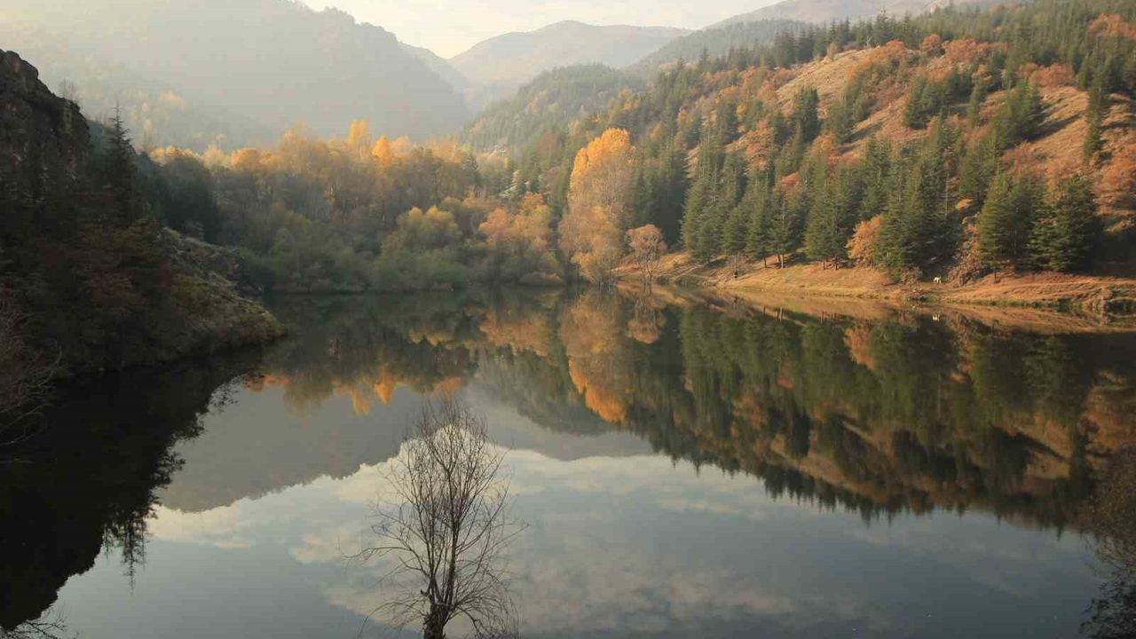 Afyonkarahisar'da sis bulutları gökyüzünde görsel şölen yarattı