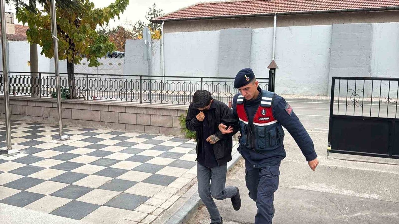 Afyonkarahisar merkezli 6 kentte jandarmadan telefon dolandırıcılığı operasyonu