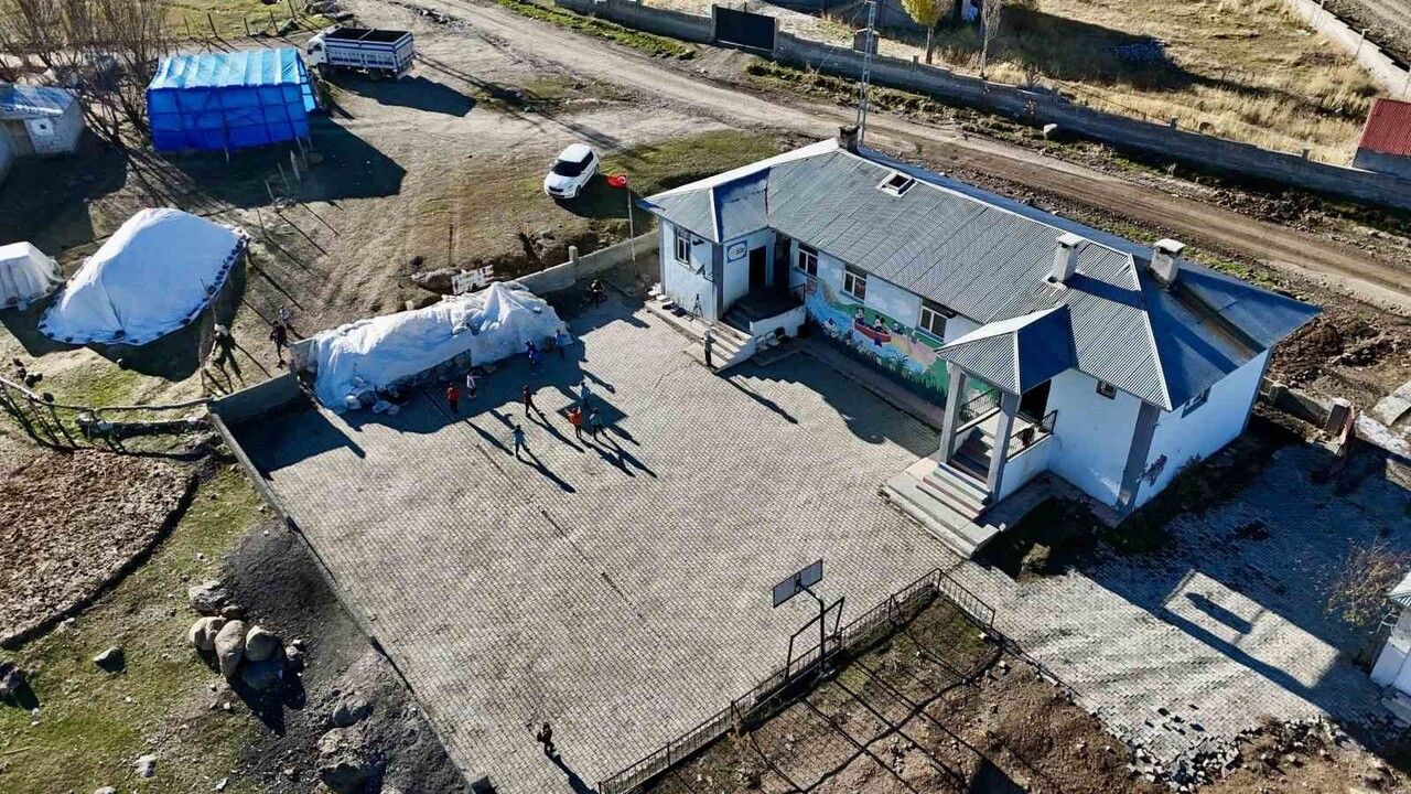 Ağrı’da dört kadın öğretmenin köy okulundaki fedakâr görevi