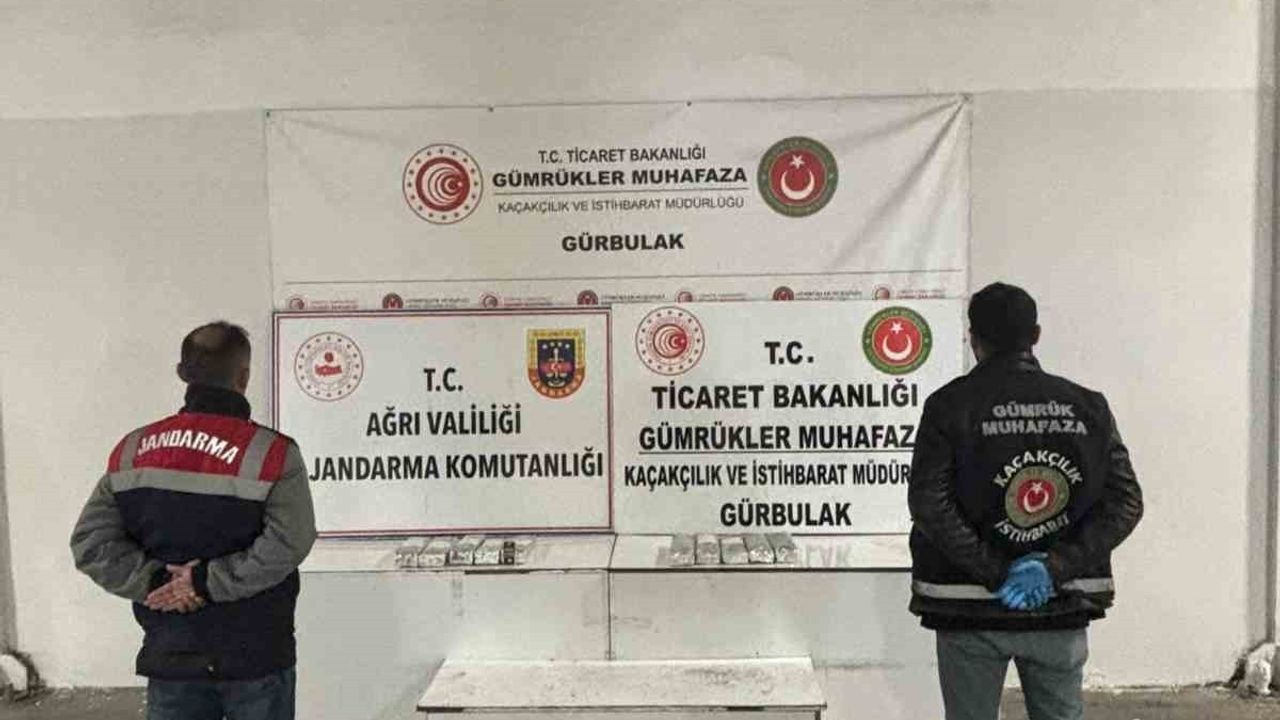 Ağrı'da jandarma, uluslararası yollardan gelen TIR'larda metamfetamin ele geçirdi