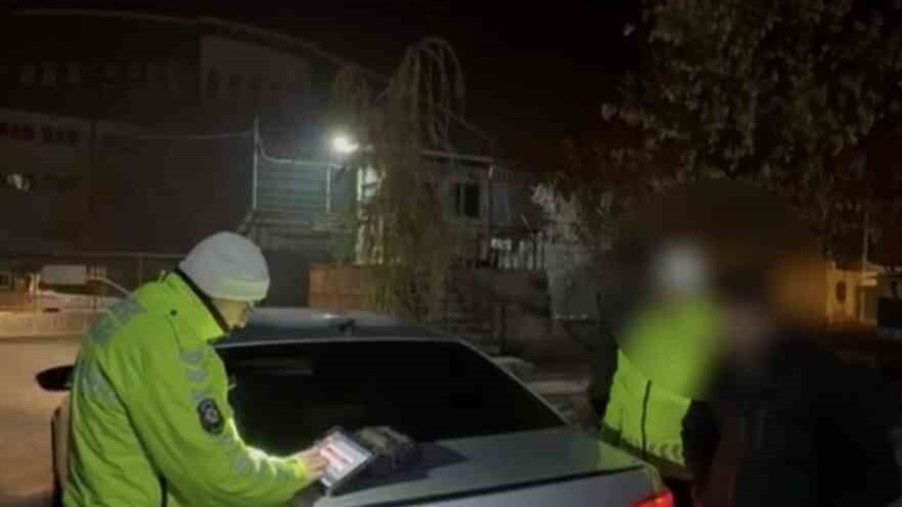 Ağrı'da öğrenci yurdu önünde drift yapan sürücü yakalandı