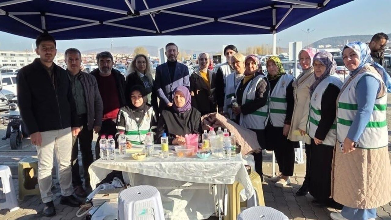 AK Parti Bilecik Heyeti Bozüyük Salı Pazarı’nda Halkla Buluştu