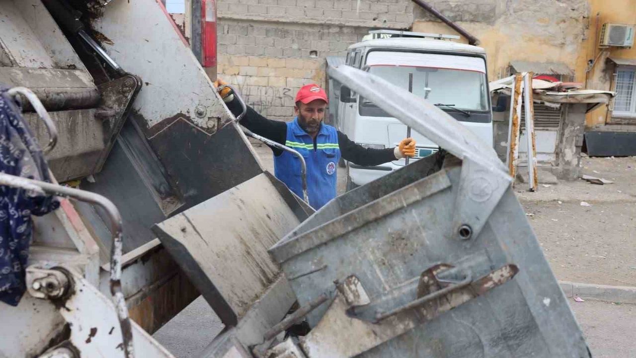 Akdeniz'de konteynerler periyodik olarak yıkanıp dezenfekte ediliyor