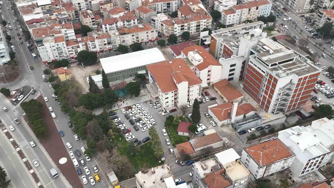 Akhisar'da Flexible URS ile lazerle böbrek taşı tedavisi hizmete girdi