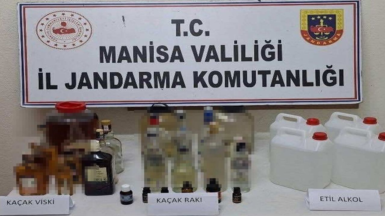Akhisar'da jandarma operasyonu: 80 kg tütün, 164 litre sahte alkol ele geçirildi