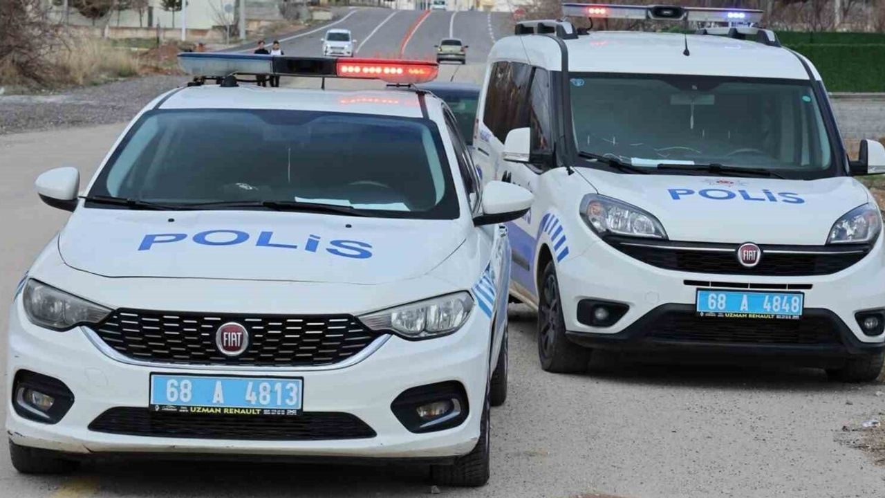 Aksaray'da 18 Yaşındaki Genç 'Yan Baktın' İddiasıyla Bıçaklandı