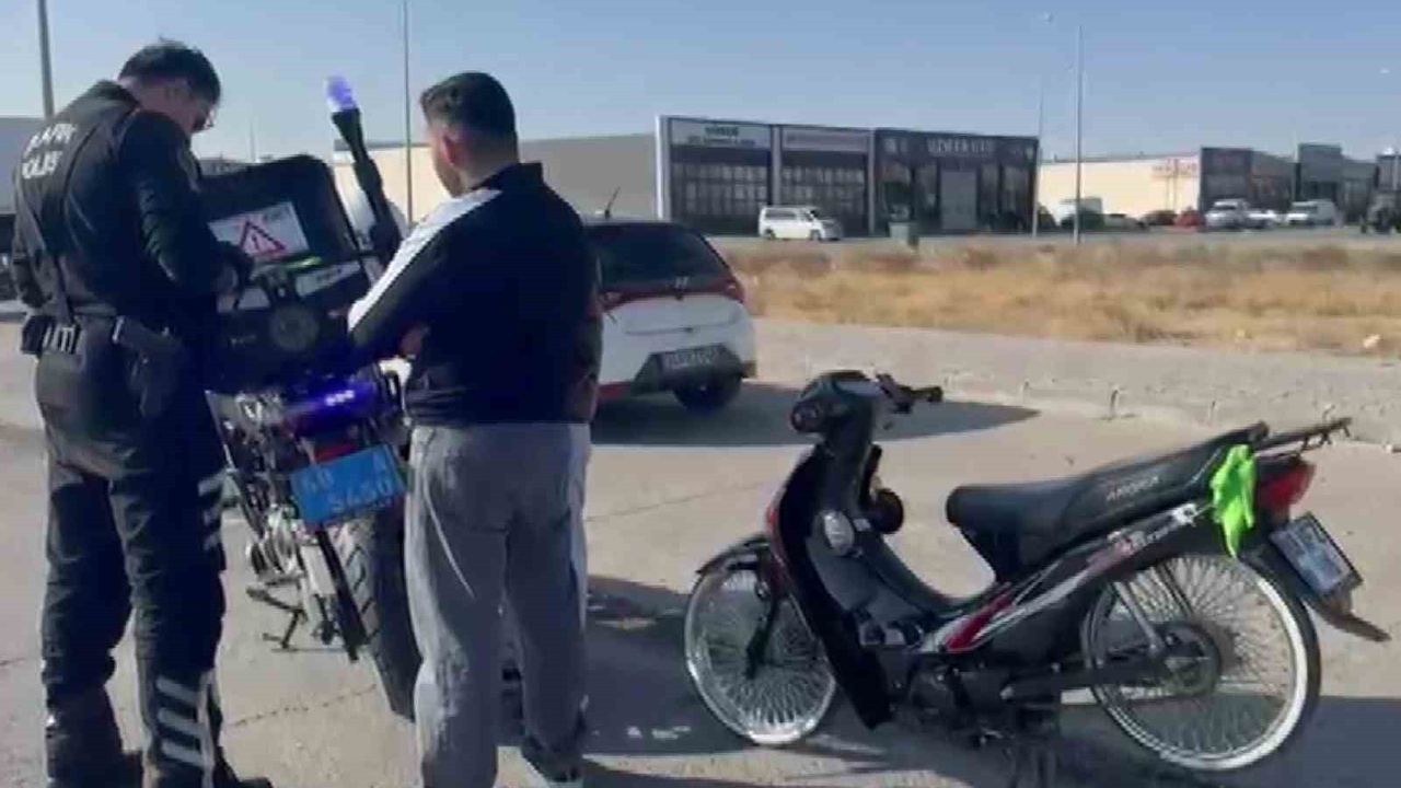 Aksaray'da abartı egzozlu motosiklete 9 bin 267 lira ceza