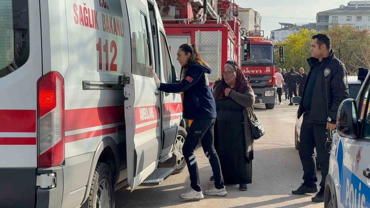 Aksaray'da tartıştığı annesinin evini ateşe verdi, kaçtı