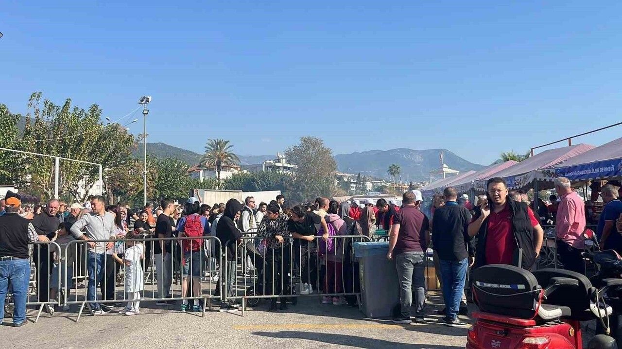 Alanya'da 3. Hamsi Festivali başladı — 7 ton hamsi ücretsiz dağıtılacak