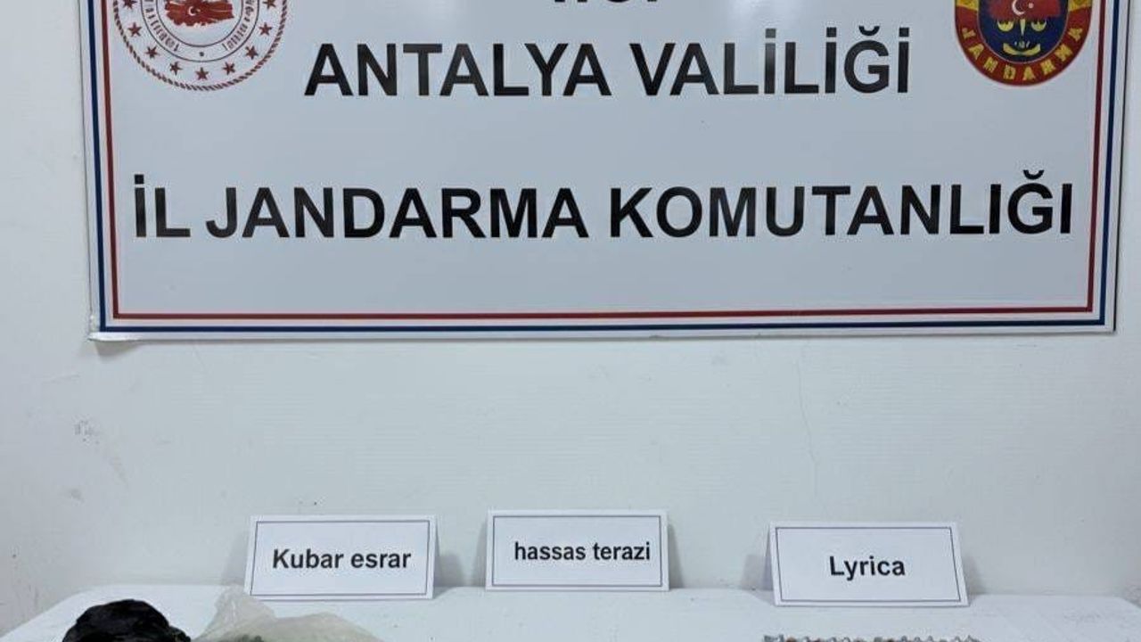 Alanya'da 500 gram kubar esrar ve 126 Lyrica hap ele geçirildi