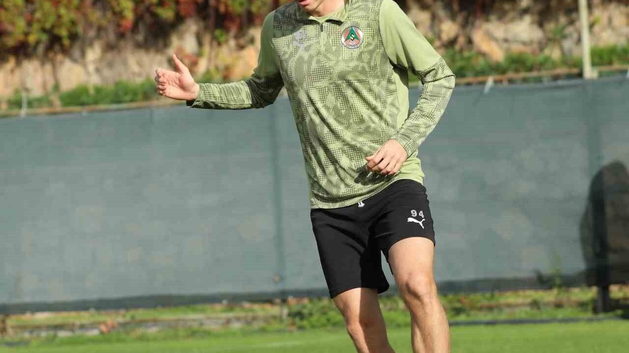 Alanyaspor, 14. haftada Samsunspor maçı öncesi son antrenmanı tamamladı