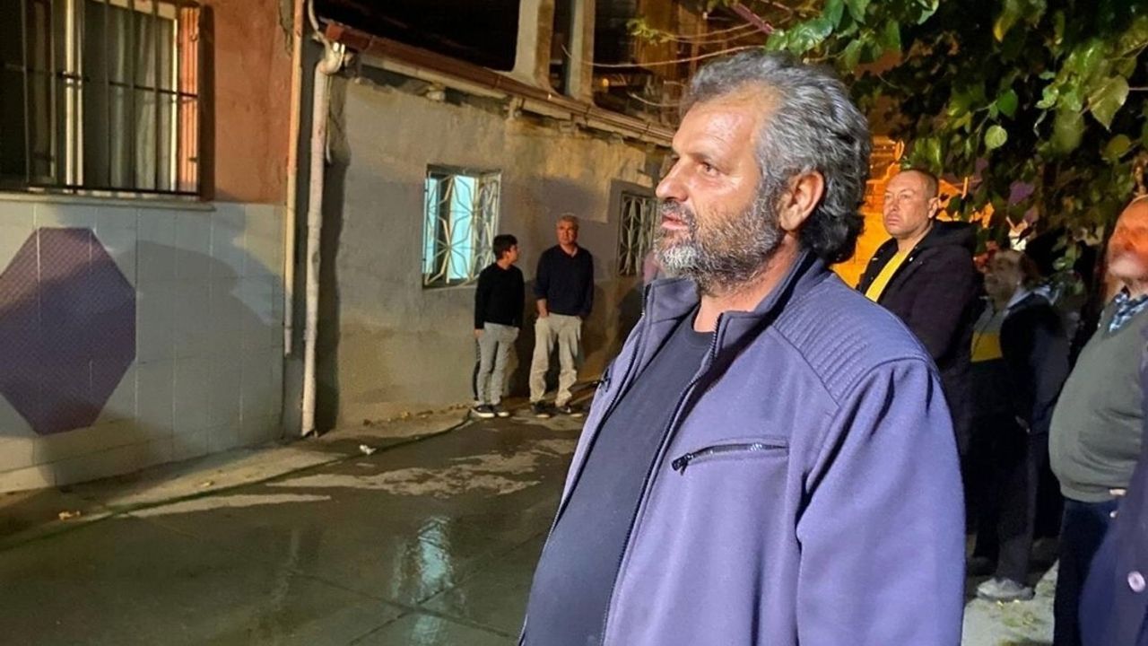 Alaşehir'de komşuların müdahalesiyle ev yangını büyümeden söndürüldü