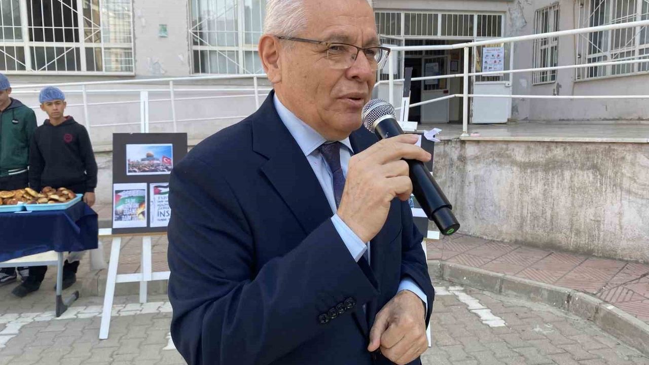 Alaşehir'de Öğrenciler Gazze İçin Dayanışma Etkinliği Düzenledi