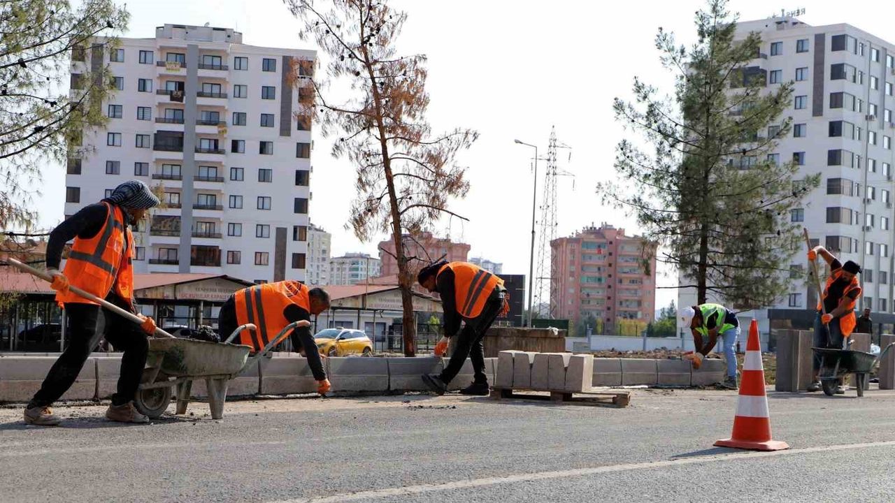 Ali Gaffar Okan Bulvarı'nda 60 bin metrekarelik kapsamlı peyzaj çalışması