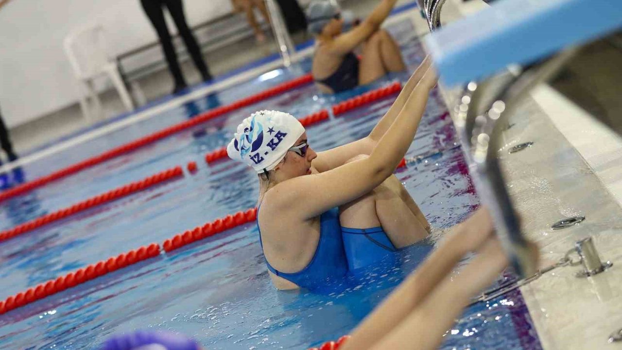 Aliağa’nın Yüzme Havuzları Su Sporlarında Öncelik Kazanıyor