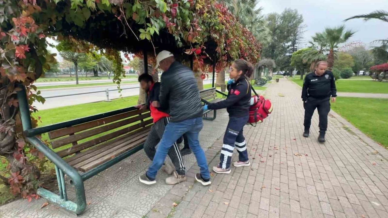 Alkol Aldıktan Sonra Sızan Adam Hastaneye Kaldırıldı