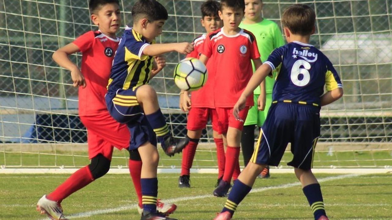 Alsancakspor, Atatürk Kupası'nda Fenerbahçe Akademi'yi eleyerek dikkat çekti