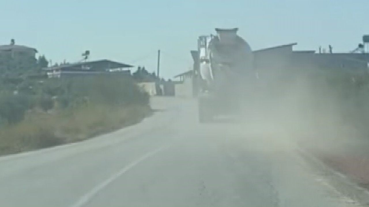 Altınözü'nde tek şeritli yolda 100 kilometreyi bulan mikser kameralarda