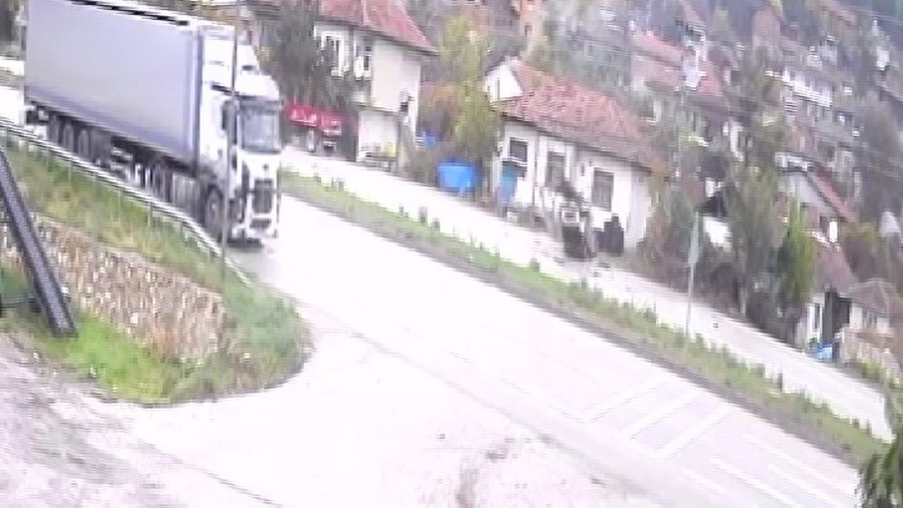 Amasya'da otomobil takla attı — kaza anı kamerada