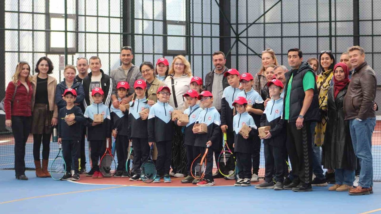 Anadolu Üniversitesi Spor Kulübü Kış Okulu Eğitimlerine Devam Ediyor