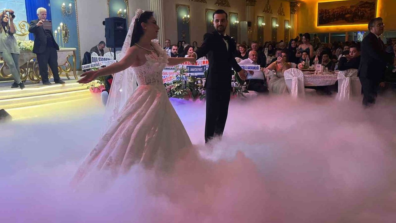 Anahtar Parti Genel Başkanı Ağıralioğlu Tavşanlı'da nikah şahidi oldu