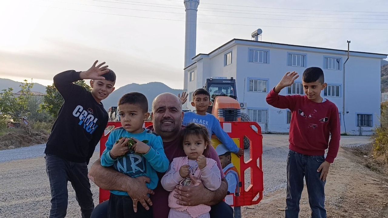 Anamur Malaklar’da Hz. Osman Camii çevresi yenilendi, 11 km yol asfaltlandı