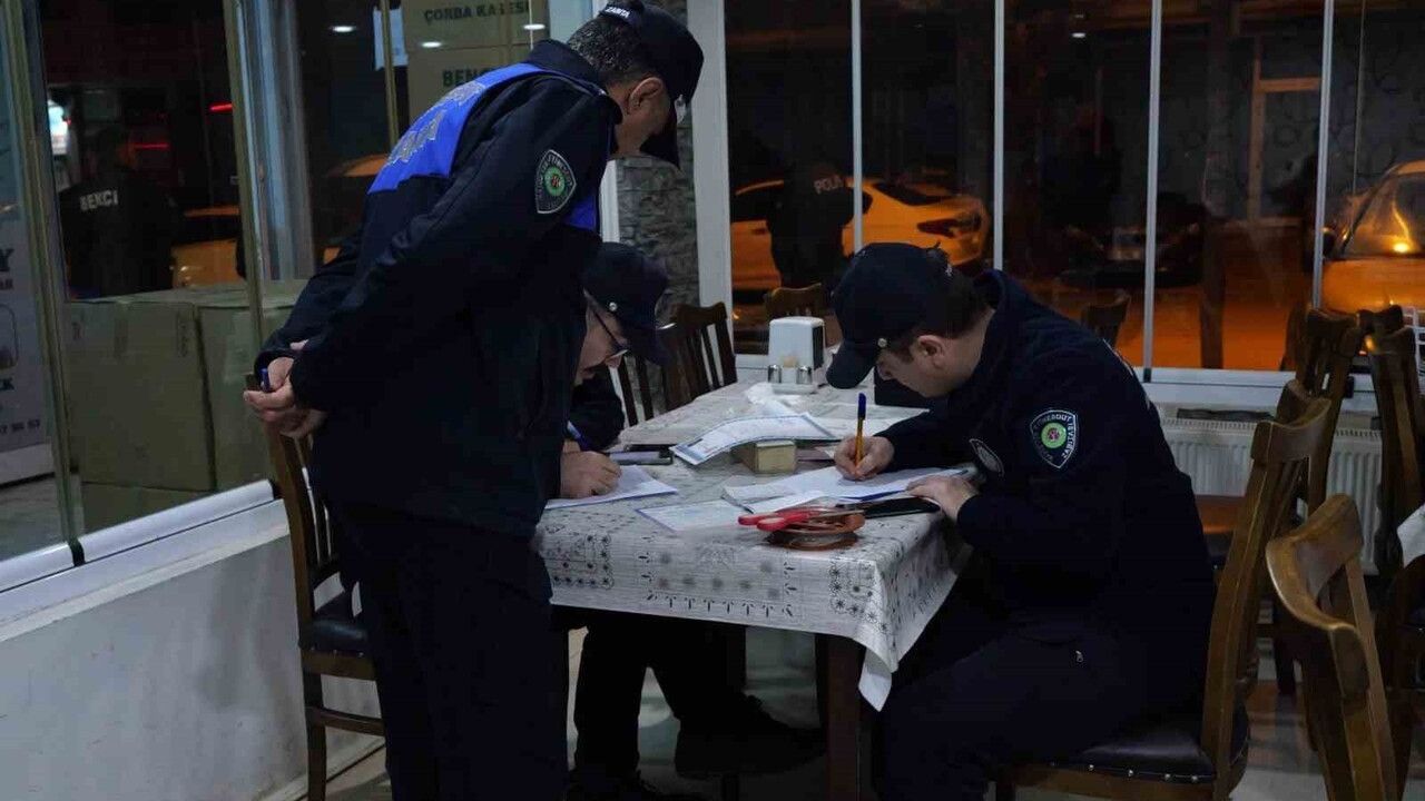 Ankara'da 154 işçinin yediği yemekten zehirlenme şüphesi: Firma mühürlendi