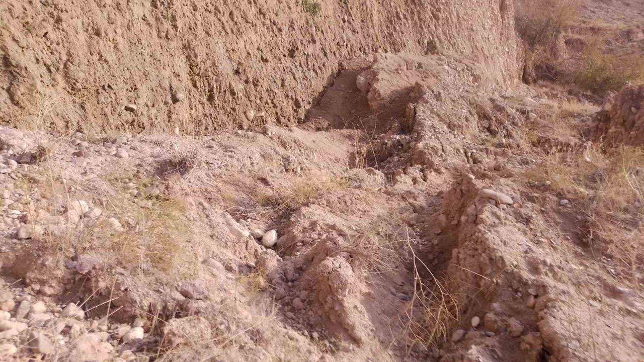 Ankara'da Toprak Kayması: Beypazarı Yolunu Kapattı