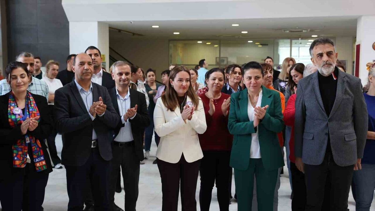 Antalya Büyükşehir Belediyesi'nden kadına yönelik şiddet eğitim ve sergi