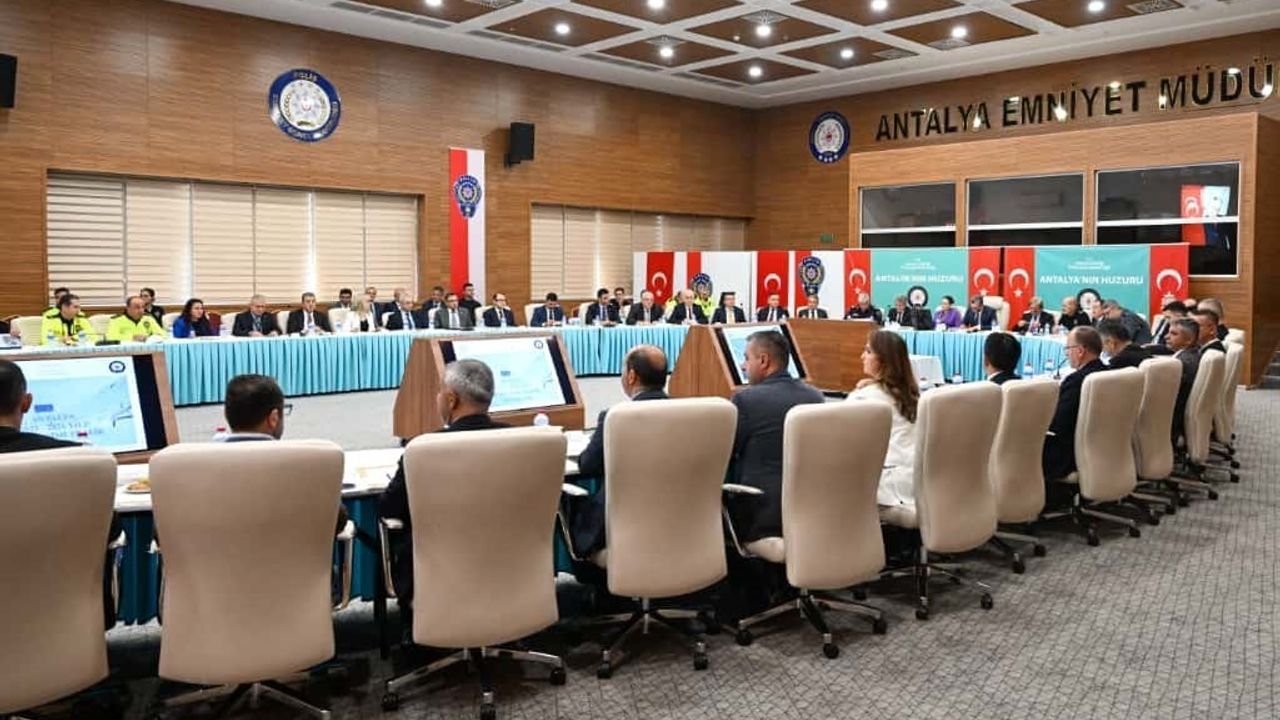 Antalya'da 2025-2026 Kış Mevsimi Trafik Tedbirleri Toplantısı