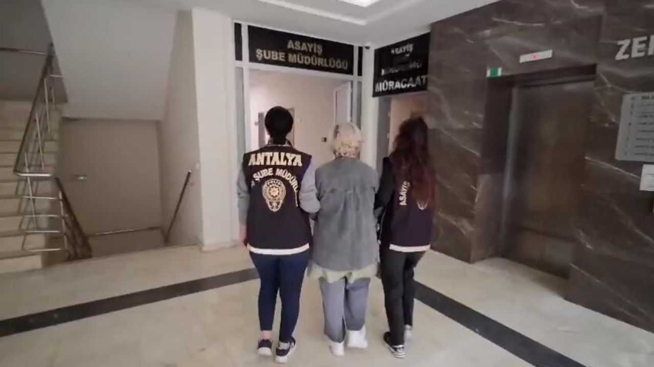 Antalya'da 90 yıl kesinleşmiş hapis cezası bulunan firari şahıs yakalandı