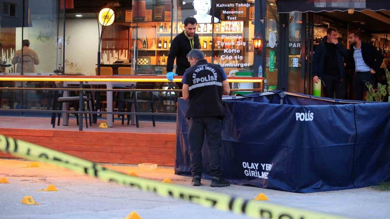 Antalya'da 'barışma' bahanesiyle kuzenini öldüren zanlının görüntüleri yayımlandı