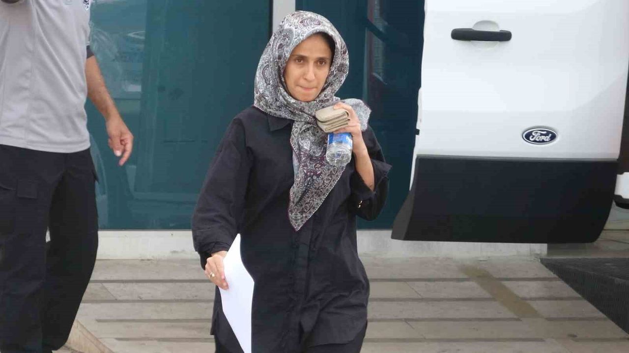 Antalya'da polis memurunun silahından çıkan kurşunlarla eş ve iki kızı hayatını kaybetti