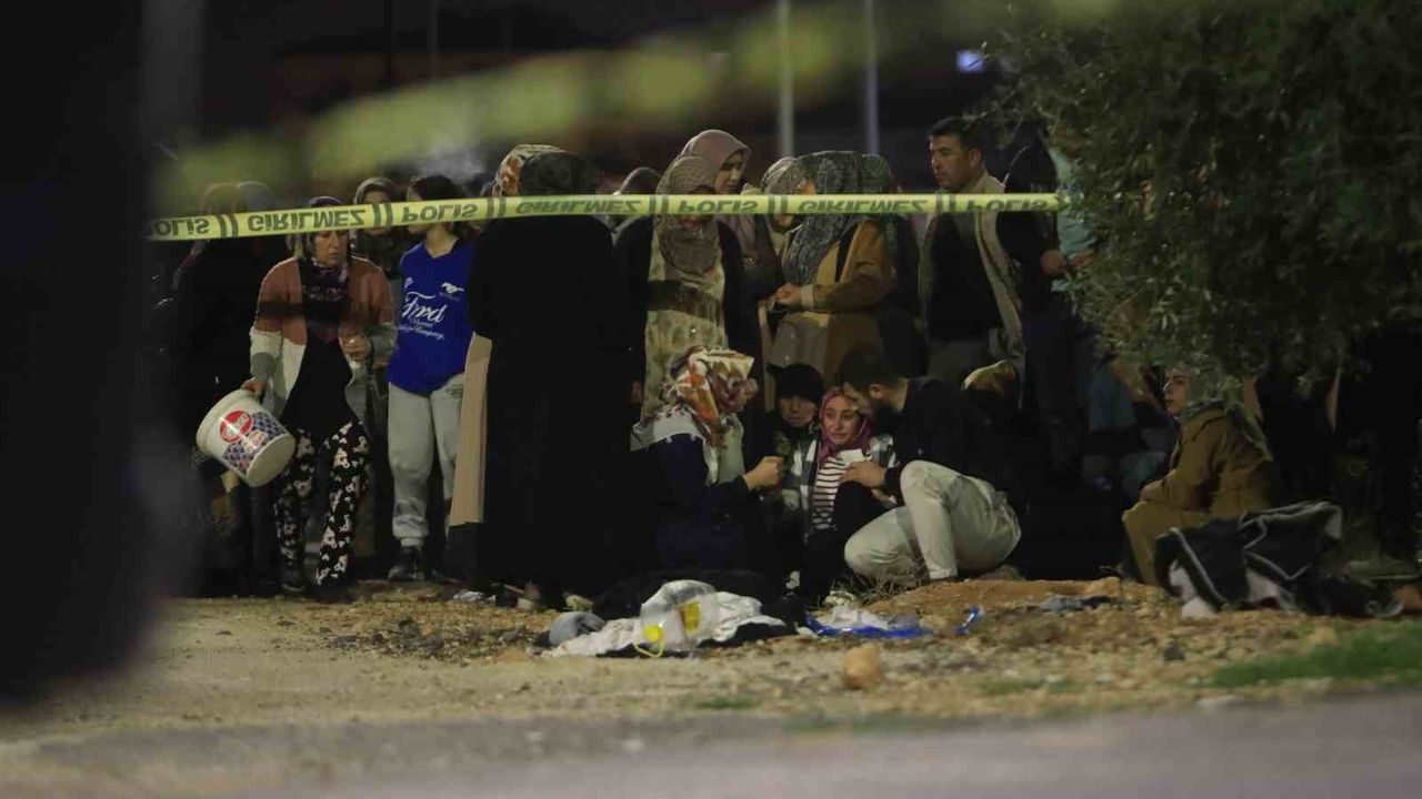 Antalya'da yıllık izindeki polis eşi ve iki kızını öldürdü