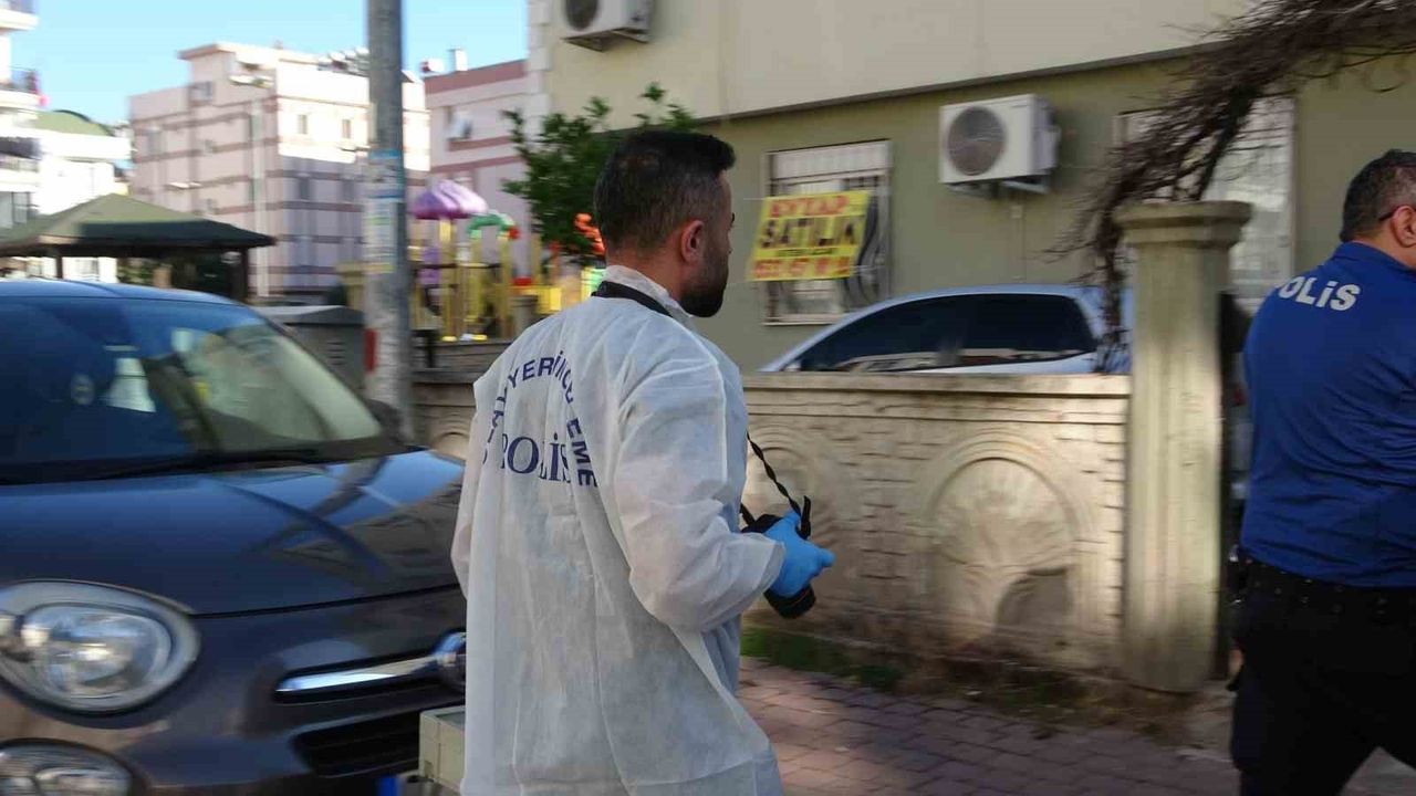 Antalya Kepez'de 30 yaşındaki genç odasında ölü bulundu