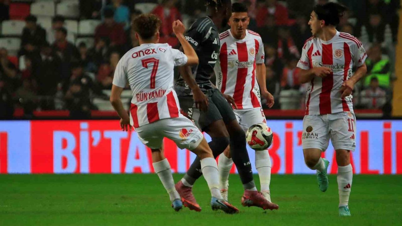 Antalyaspor 0-1 Beşiktaş — 12. hafta (Maç devam ediyor)