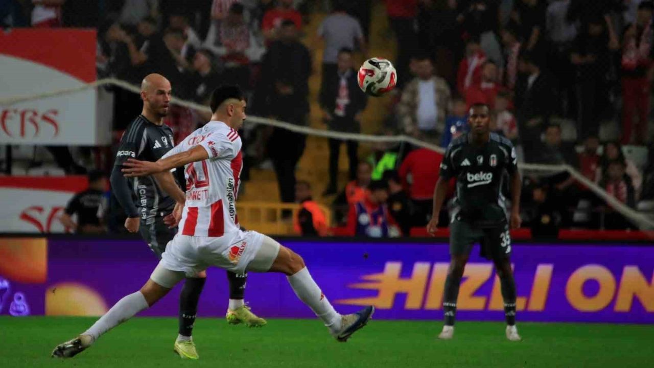 Antalyaspor 0-2 Beşiktaş | İlk Yarı Özeti