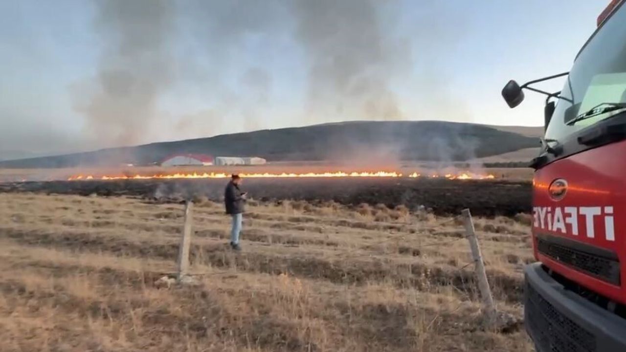Ardahan'da Putka Gölü sazlığında yangın söndürüldü