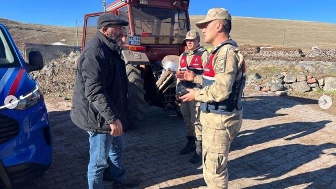 Ardahan Jandarması Köylerde Bilinçlendirme Çalışması Yürüttü