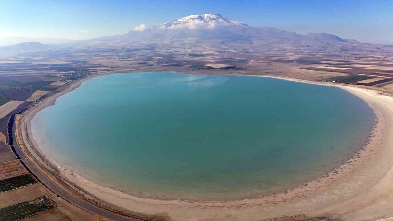 Arin Gölü Alan Kaybıyla Kuş Cenneti Olma Özelliğini Yitiriyor