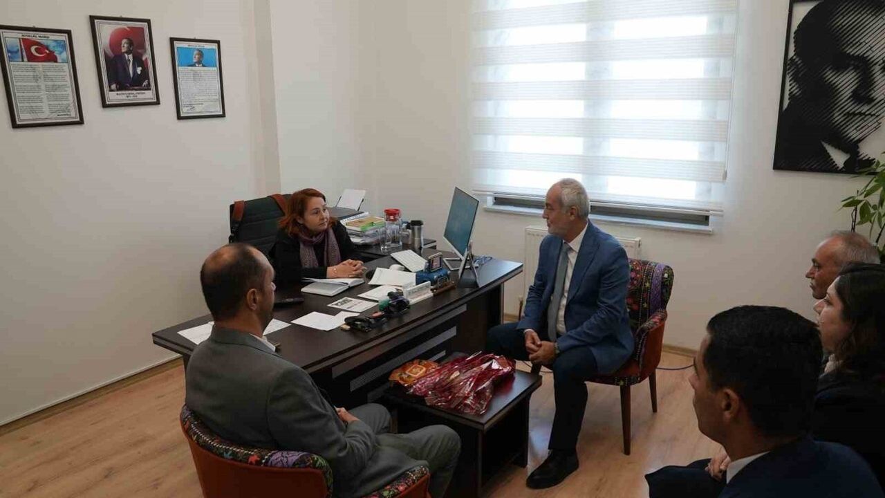 Arnavutköy Belediyesi'nden 24 Kasım Öğretmenler Günü Sürprizi