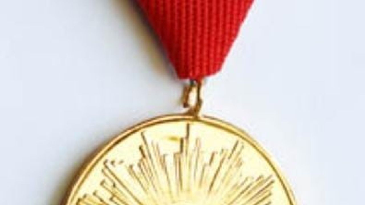 Arşiv Belgeleriyle Gün Yüzüne Çıkan Erzurum Valisi Zühtü Bey ve İstiklal Madalyası