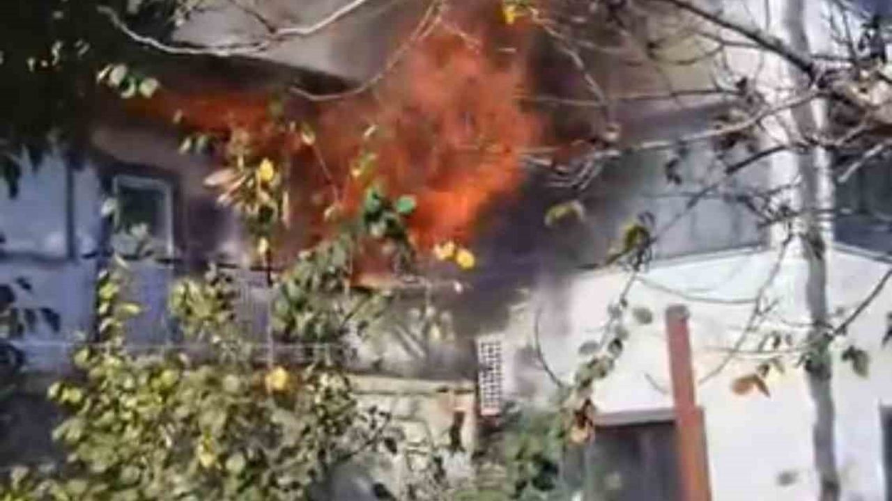 Artova Boyunpınar'da tek katlı evde çıkan yangın 1 saatte söndürüldü