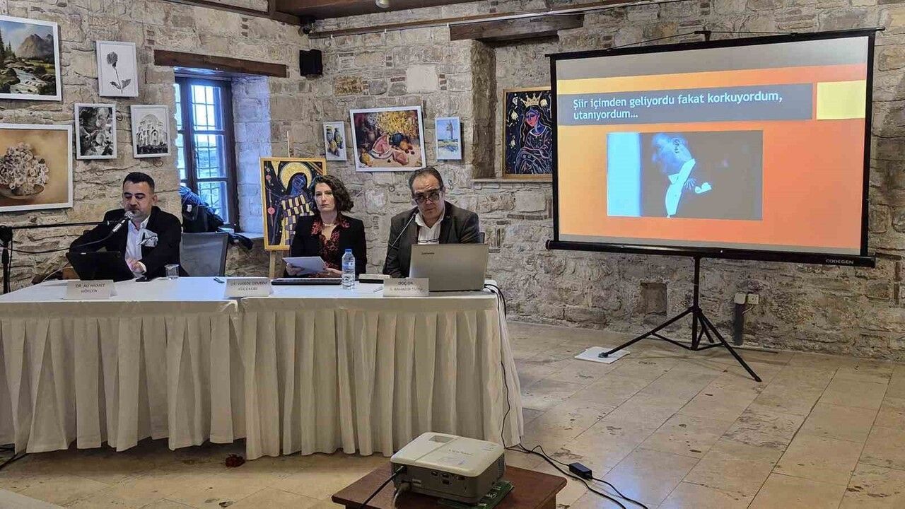 Aşık Veysel Kuşadası’nda anıldı: Şu Geniş Dünyaya Sığmayan Aşık Veysel Paneli