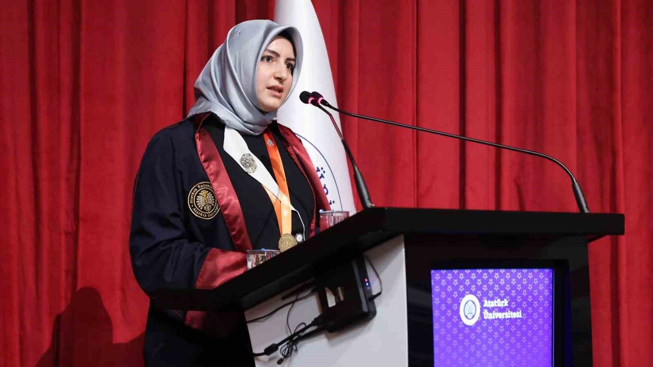 Atatürk Üniversitesi'nde Doktora Mezuniyet ve En İyi Tez Ödülleri Coşkusu