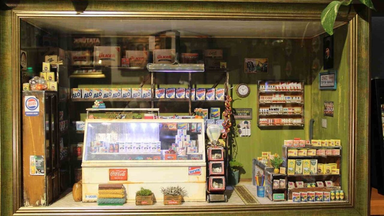 Atık malzemelerden minyatürler üretiyor, şimdi yurt dışına sipariş veriyor