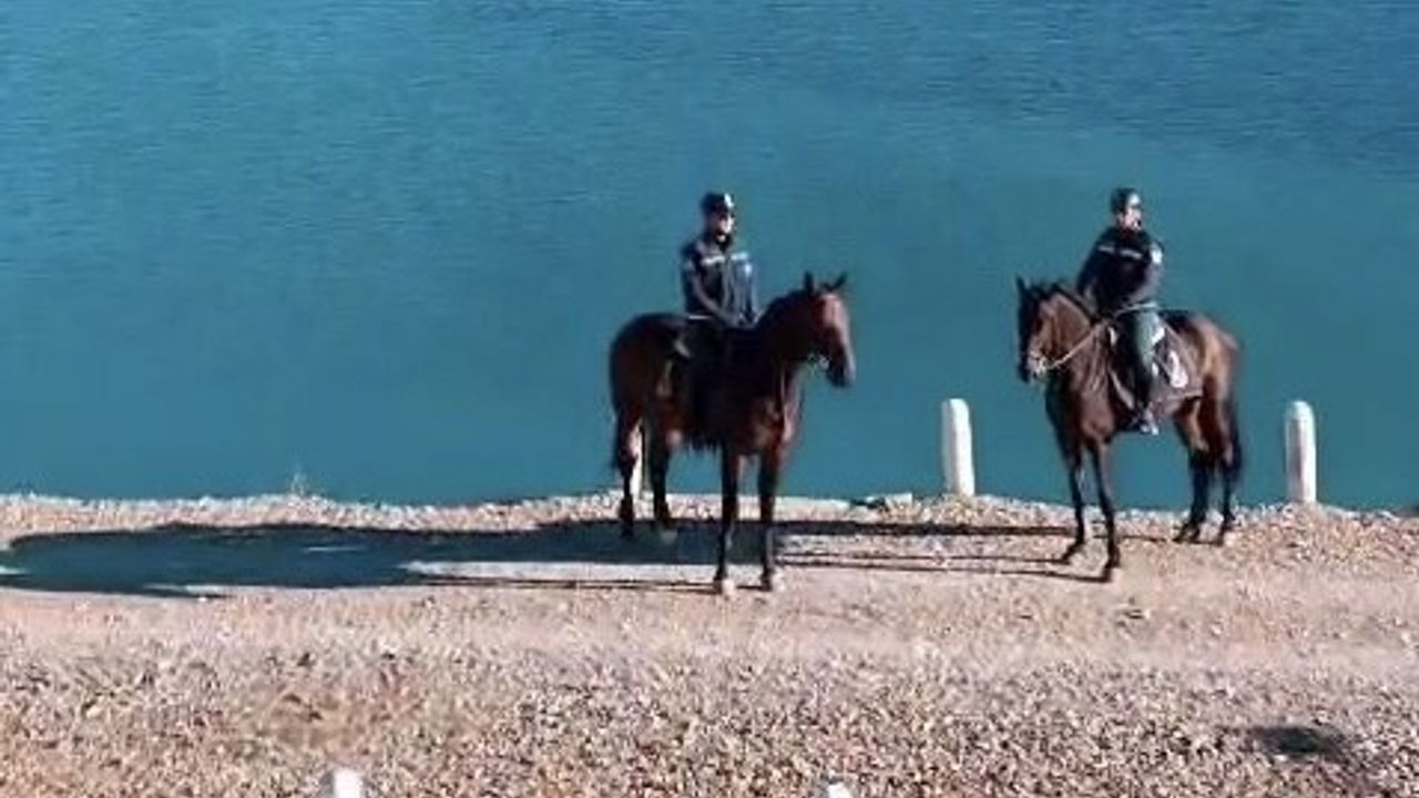 Atlı Jandarma Timleri Zernek Barajı'nda Devriye Görevinde