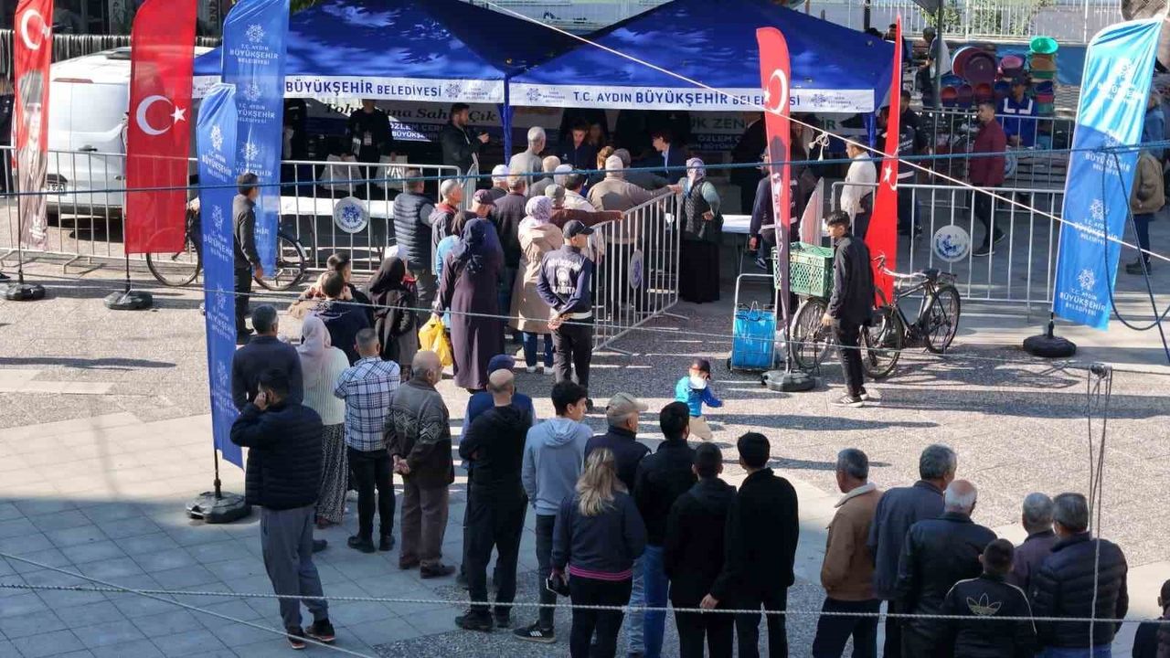 Aydın Büyükşehir, İncirliova’da Ata Tohumu Kışlık Fide Dağıttı