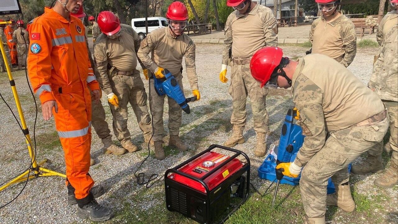 Aydın'da 105 jandarma personele AFAD destekli afet eğitimi